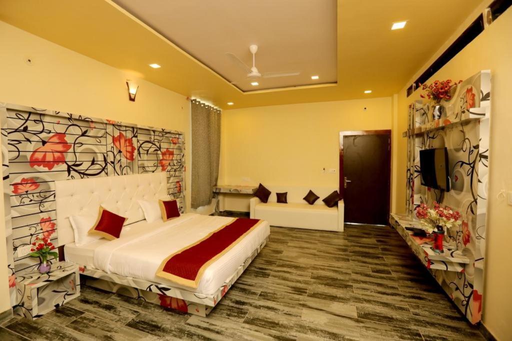 Rock Star Hotel พุชการ์ ภายนอก รูปภาพ